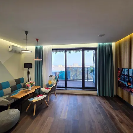 Luxury Apartment With River View & Underground Parking By Flat Mаnager *