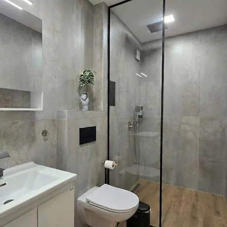 Luxury With River View & Underground Parking By Flat Mаnager Apartment Plovdiv