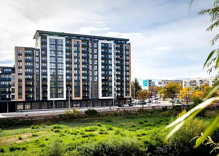 Luxury With Jacuzzi - River View & Underground Parking By Flat Mаnager 公寓